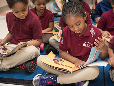 IFK-Grantee-reading